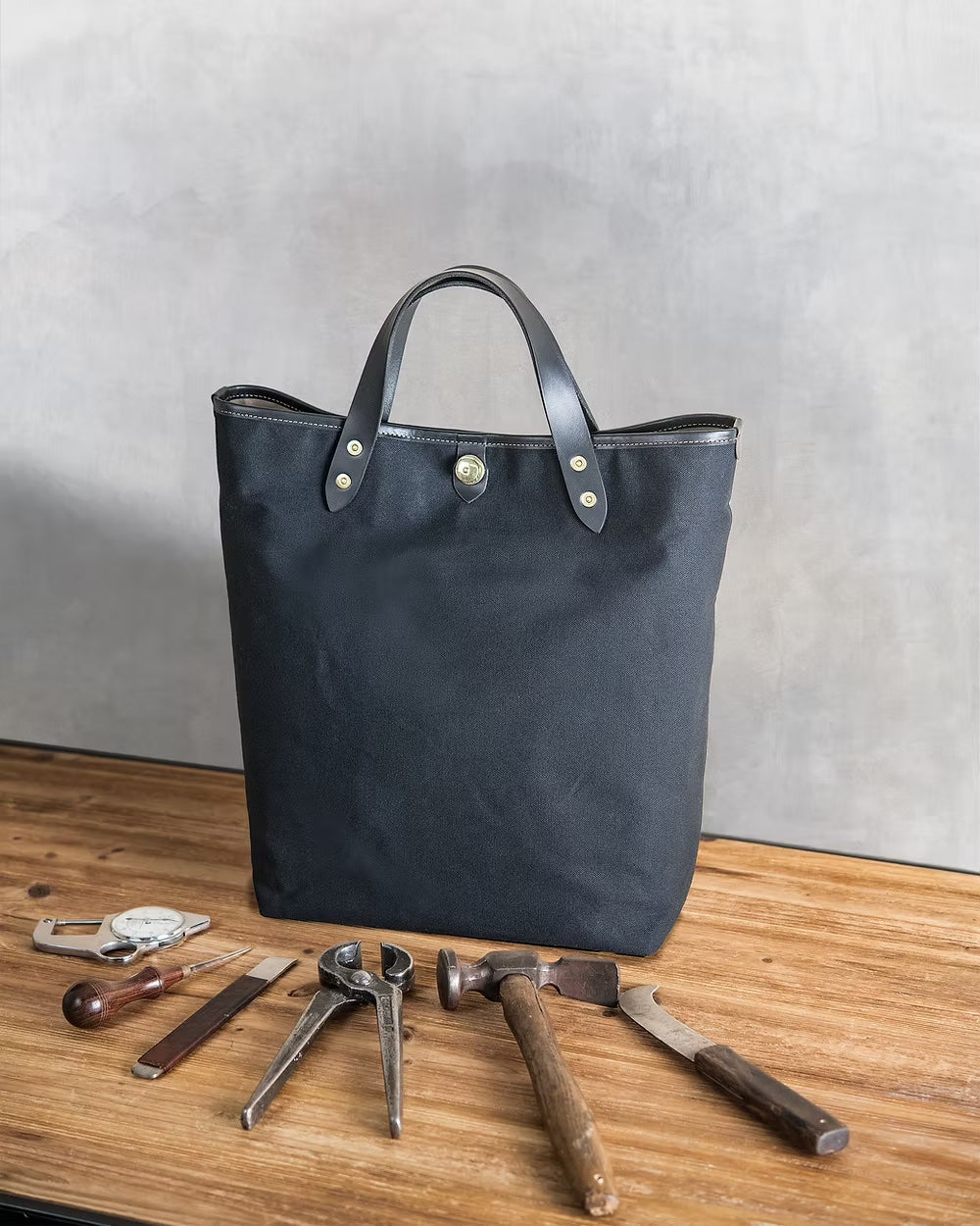 Takumics: Smith Bag Vertifal Black (Medium) w/Black Leather Handle