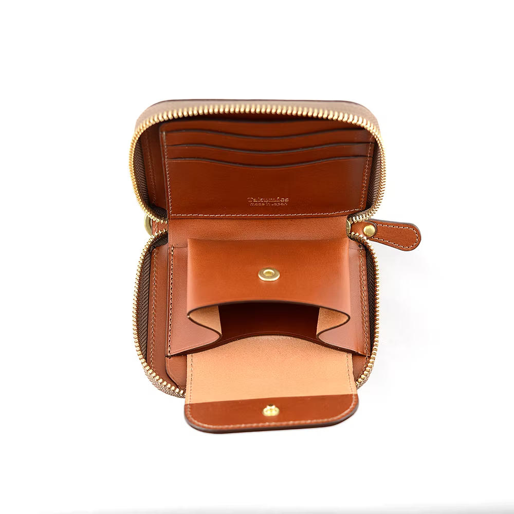 Takumics: Sei Medallion Round-Zip Wallet (S) — Classic Brown / Italian Leather