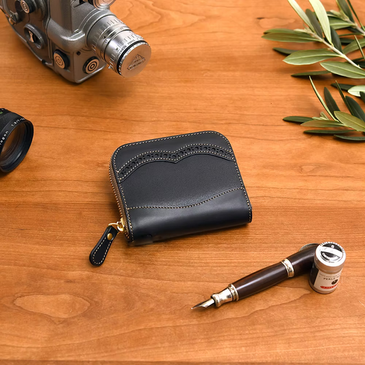 Takumics: Sei Medallion Round-Zip Wallet (S) — Classic Black / Italian Leather