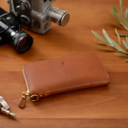 Takumics: Quindici Round-Zip Wallet L — Classic Brown / Italian Leather