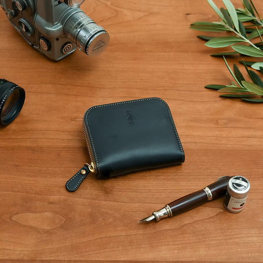 Takumics: Sei Round-Zip Wallet (S) – Classic Black / Italian Leather