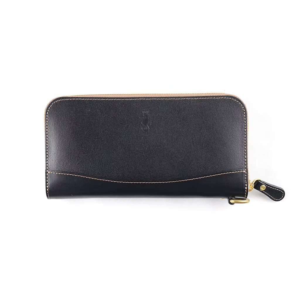 Takumics: Quindici Medallion Round Zipper Wallet L — Classic Black / Italian Leather