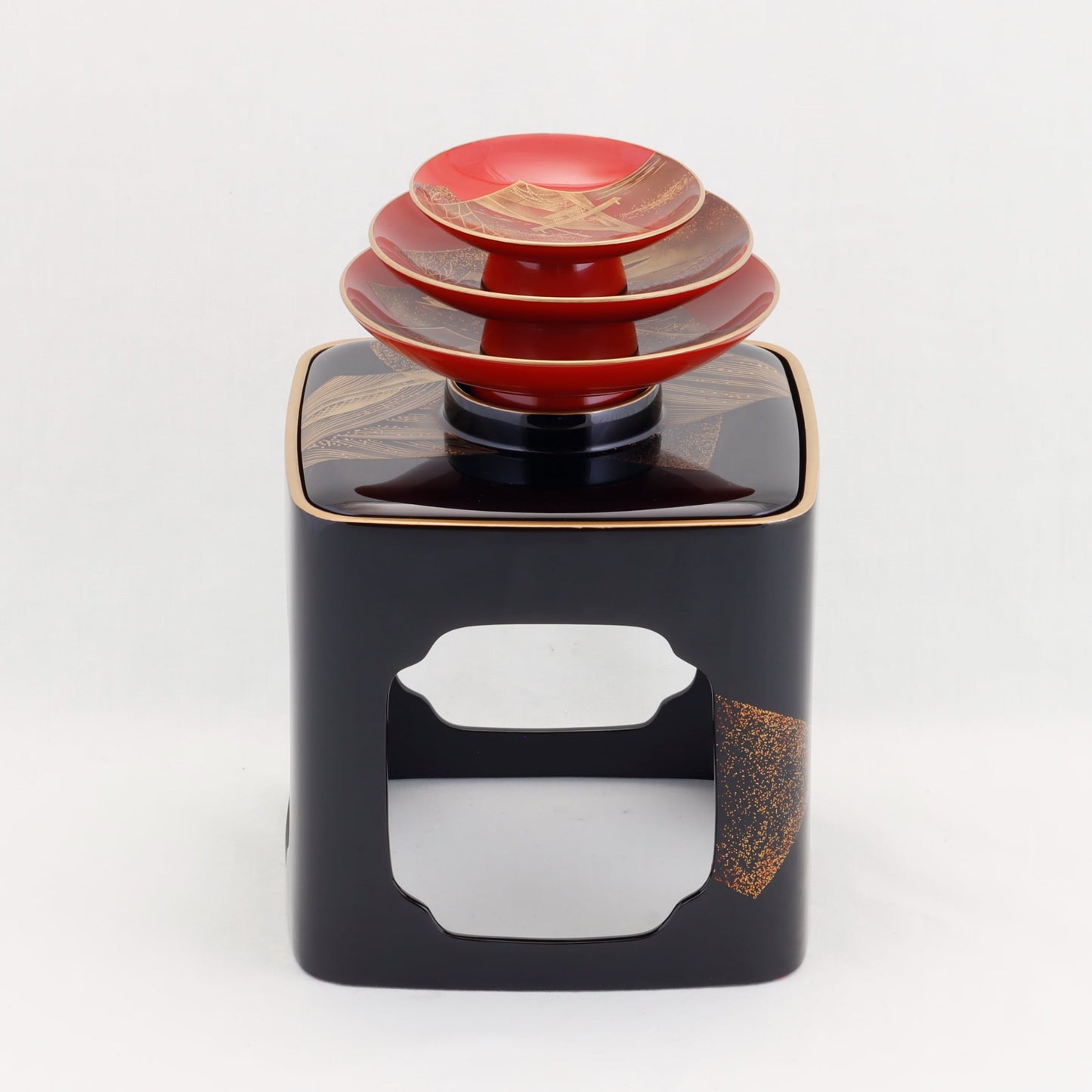 Kato Lacquerware: Wajima Lacquerware Toso Set – Bulging Body Form with Fan and Towed Boat Maki-e