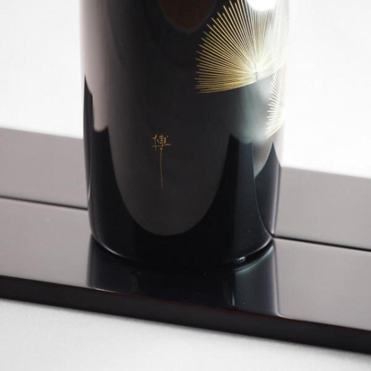 Shioyasu Shikki: Wajima Lacquerware Kuchikiri-Style Flower Vase with “Matsumori” Chinkin Decoration