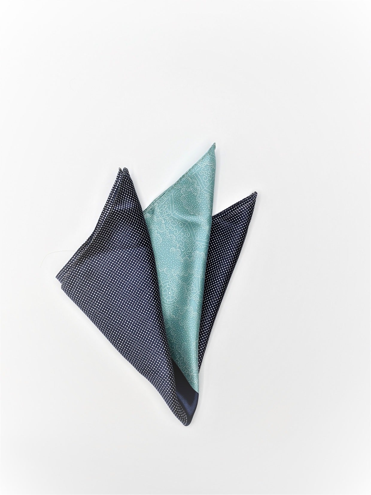 Tomita Sen Kogei: SARAKICHI – Pocket Square (Imperial Carriage / Asagi Blue)
