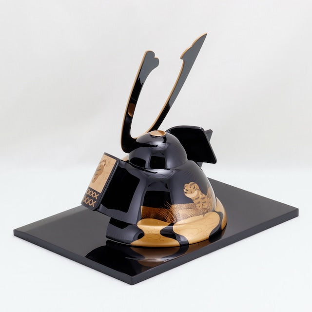 Kato Lacquerware: Wajima Lacquerware Kabuto Helmet Decoration — Crafted with the Traditional Techniques of Wajima Lacquerware