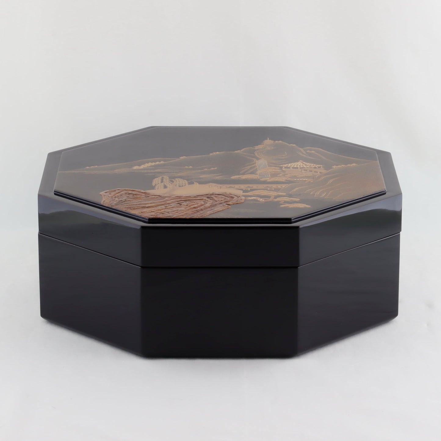 Kato Lacquerware: Wajima Lacquerware Octagonal Hitsu Chest with Landscape Maki-e