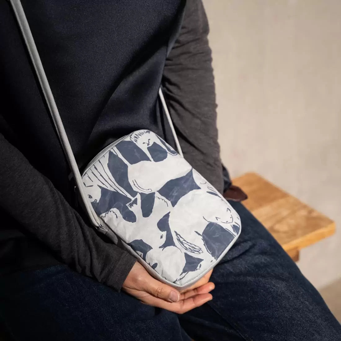 SIWA: mina perhonen Washi Square Pochette – run run run Gray