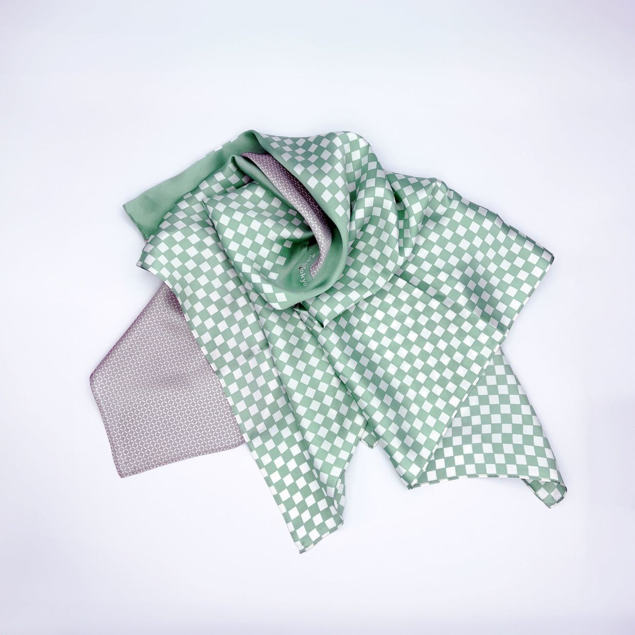 Tomita Sen Kogei: Tokyo Tokyo Furoshiki Stole (Green)