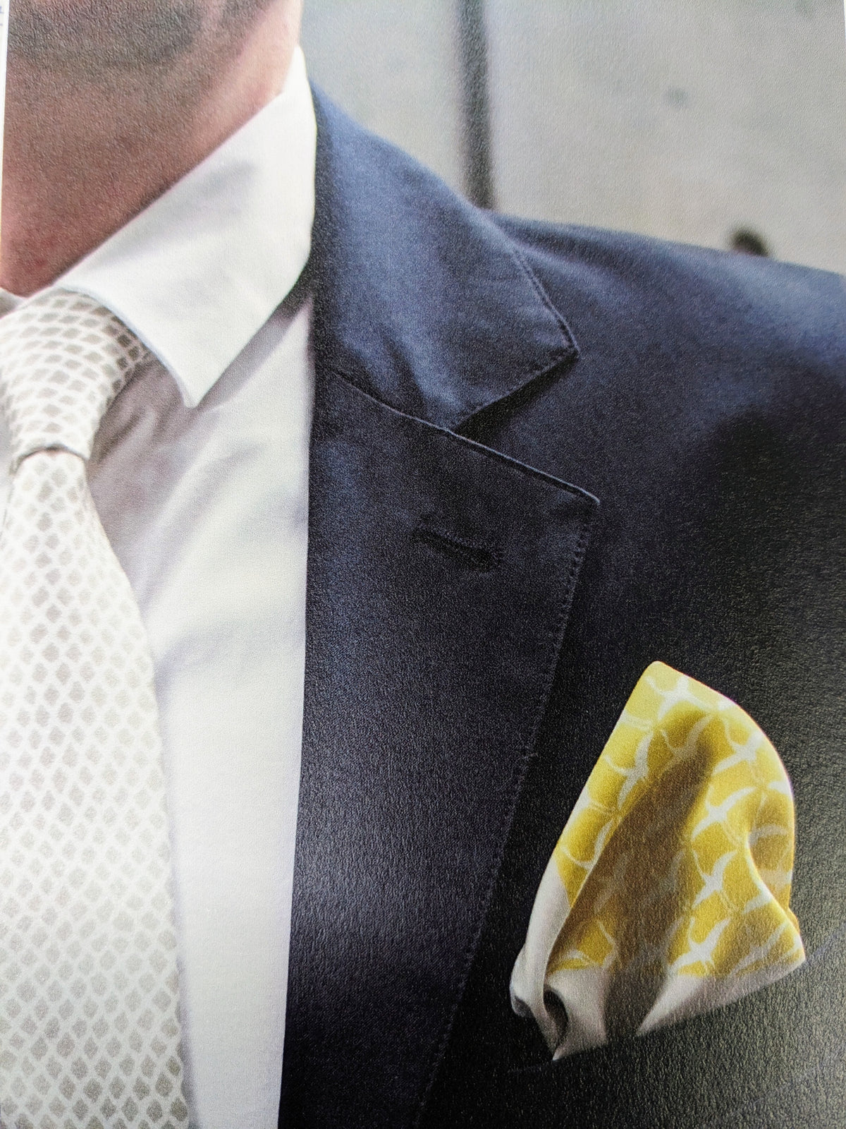 Tomita Sen Kogei: SARAKICHI – Pocket Square (Flying Cranes / Ominaeshi Yellow)
