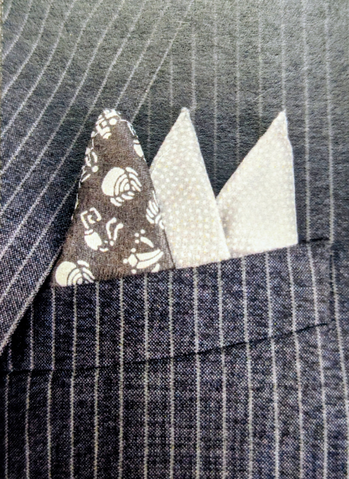 Tomita Sen Kogei: SARAKICHI – Pocket Square (Treasures / Su Nezumi Gray)