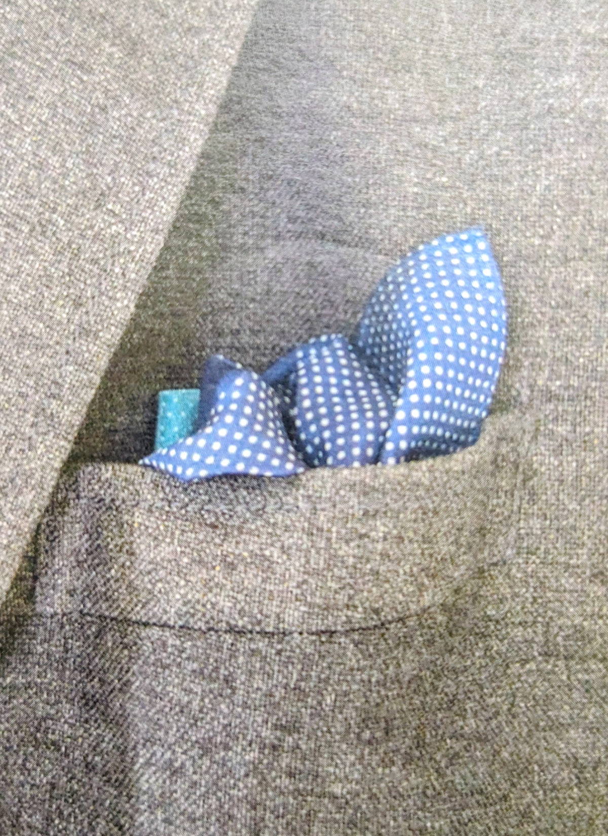 Tomita Sen Kogei: SARAKICHI – Pocket Square (Imperial Carriage / Asagi Blue)