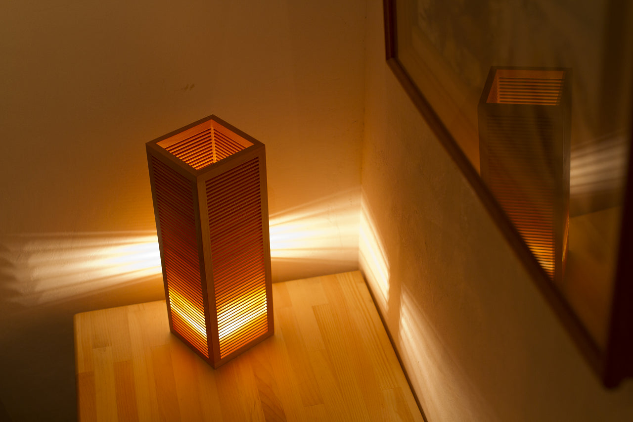 Kinoakari: Desk Lamp - Eminent SEK-36