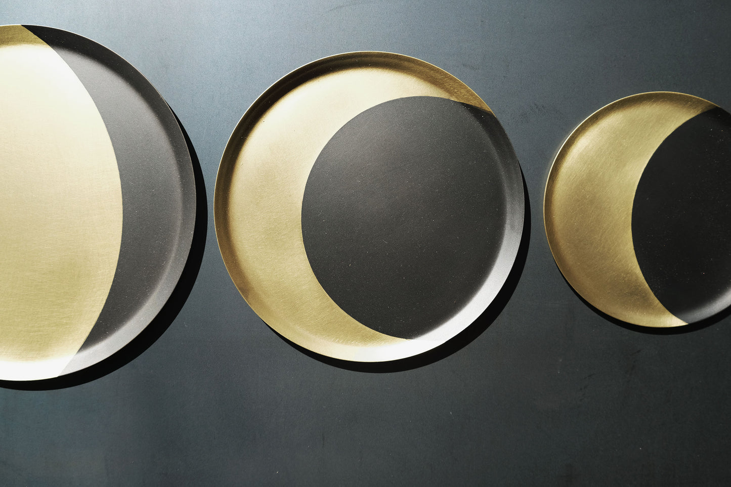 TOKIBRASS: MOON (S, M, L) — A Tray That Captures the Passage of Time