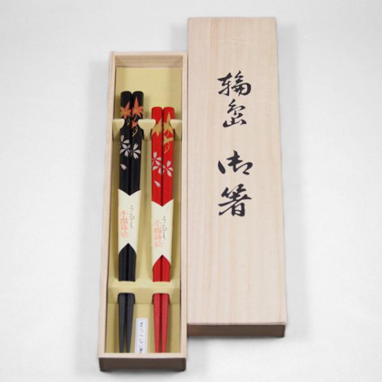 Shioyasu Shikki: Wajima Lacquerware Pair of Chopsticks for Couples “Spring and Autumn” Maki-e Design