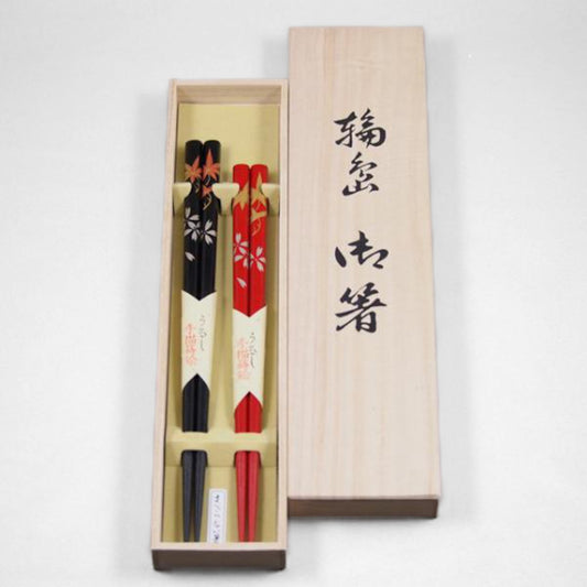 Shioyasu Shikki: Wajima Lacquerware Pair of Chopsticks for Couples “Spring and Autumn” Maki-e Design