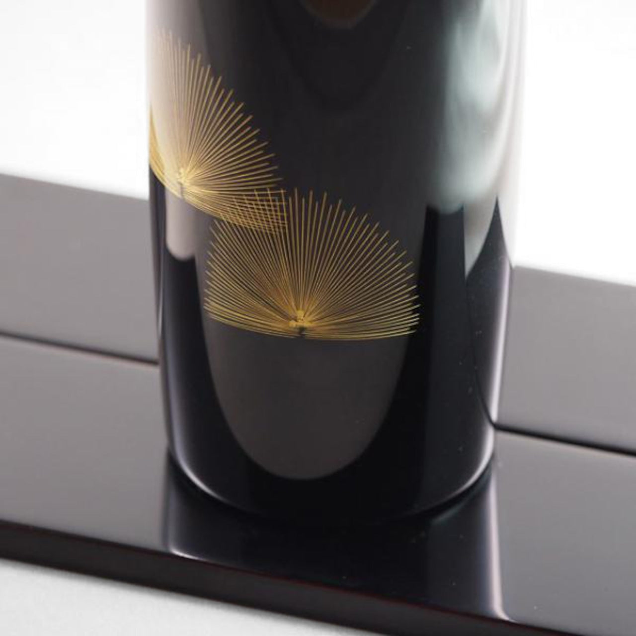 Shioyasu Shikki: Wajima Lacquerware Kuchikiri-Style Flower Vase with “Matsumori” Chinkin Decoration