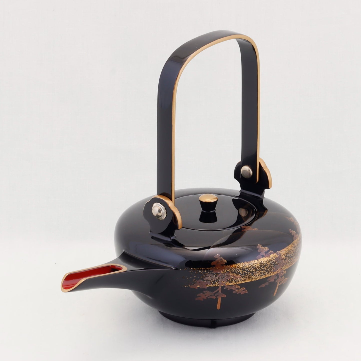 Kato Lacquerware: Wajima Lacquerware Toso Set – Bulging Body Form with Landscape Maki-e