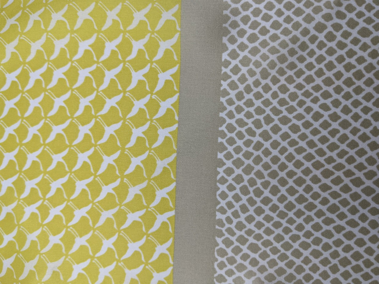 Tomita Sen Kogei: SARAKICHI – Pocket Square (Flying Cranes / Ominaeshi Yellow)