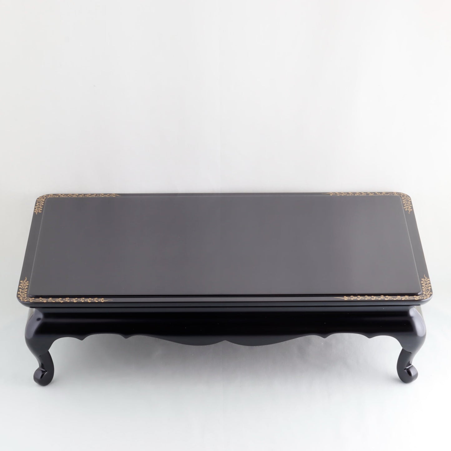 Kato Lacquerware: Wajima Lacquerware Display Stand with Cabriole Legs – Arabesque Maki-e