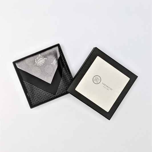 Tomita Sen Kogei: SARAKICHI – Hand-Dyed Pocket Square (Whirlpool & Turtle / Donnezumi Gray)