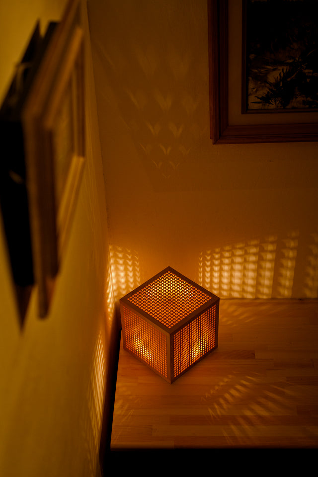 Kinoakari: Desk Lamp - Cube CUB-18