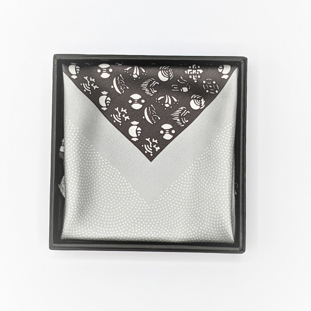 Tomita Sen Kogei: SARAKICHI – Pocket Square (Treasures / Su Nezumi Gray)