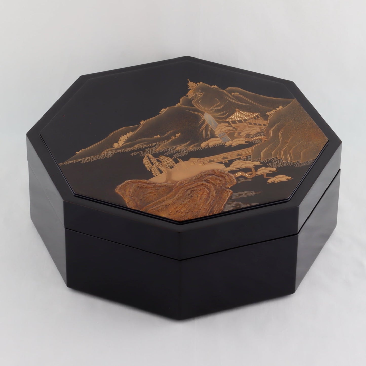Kato Lacquerware: Wajima Lacquerware Octagonal Hitsu Chest with Landscape Maki-e