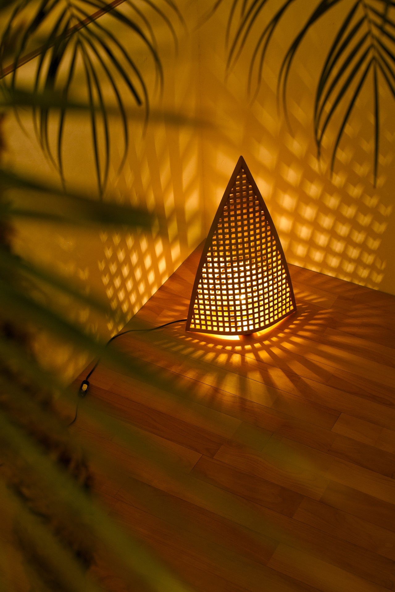 Kinoakari: Floor Lamp – Eye Small EYE-60