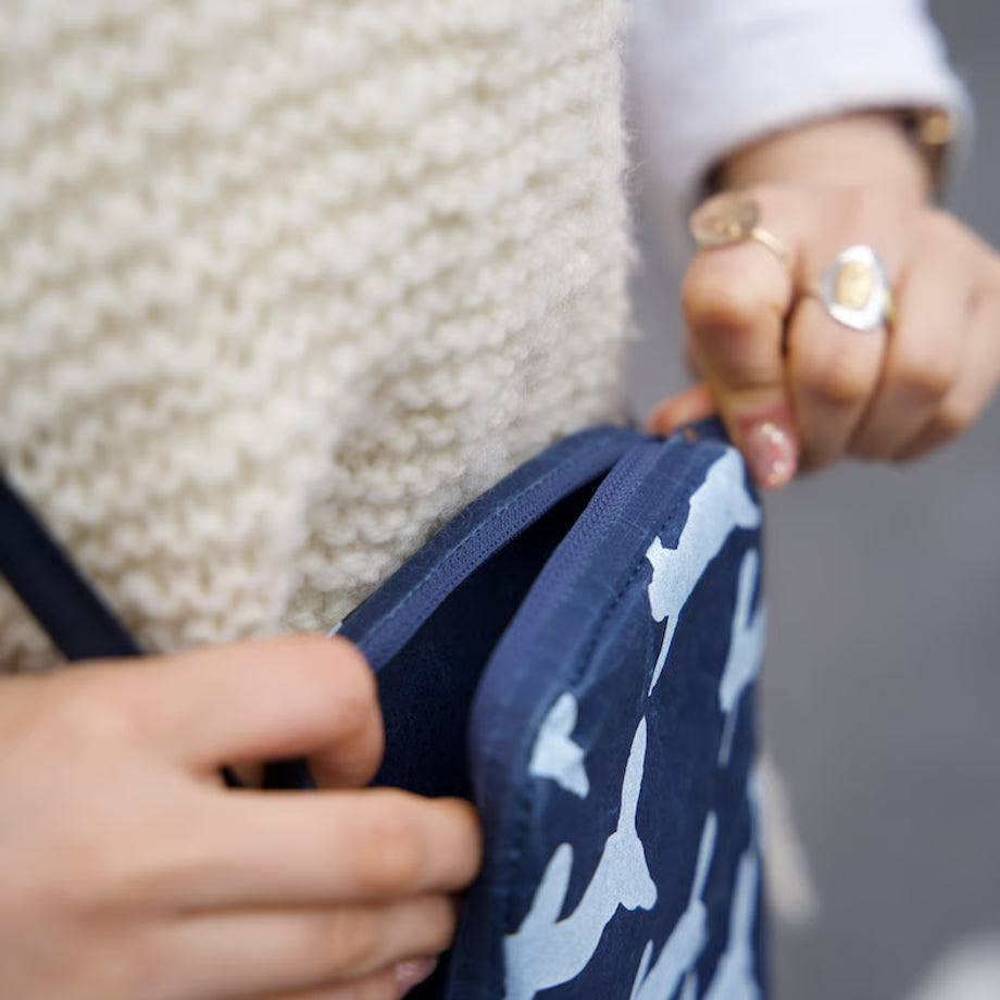 SIWA:  mina perhonen Washi Square Pochette – run run run Dark Blue