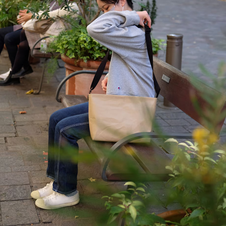 SIWA: Washi Paper Crossbody Bag M – Black