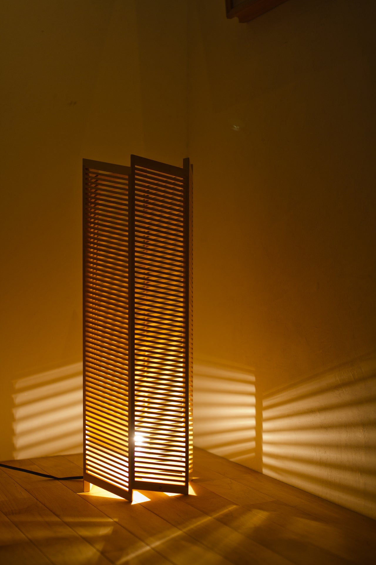 Kinoakari: Floor Lamp – Resonance Large HIB6-60
