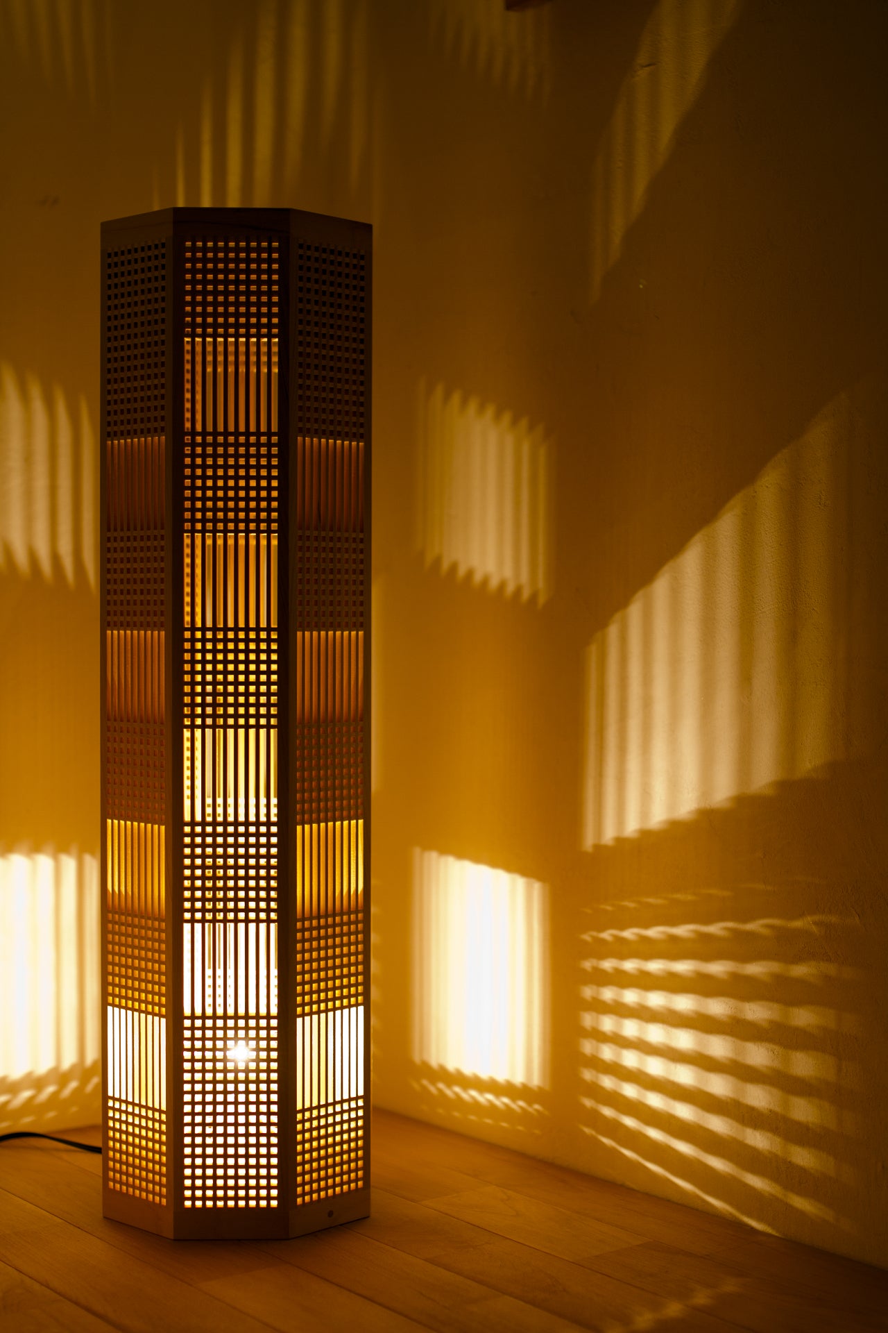 Kinoakari: Floor Lamp – Ichimatsu ICH-70