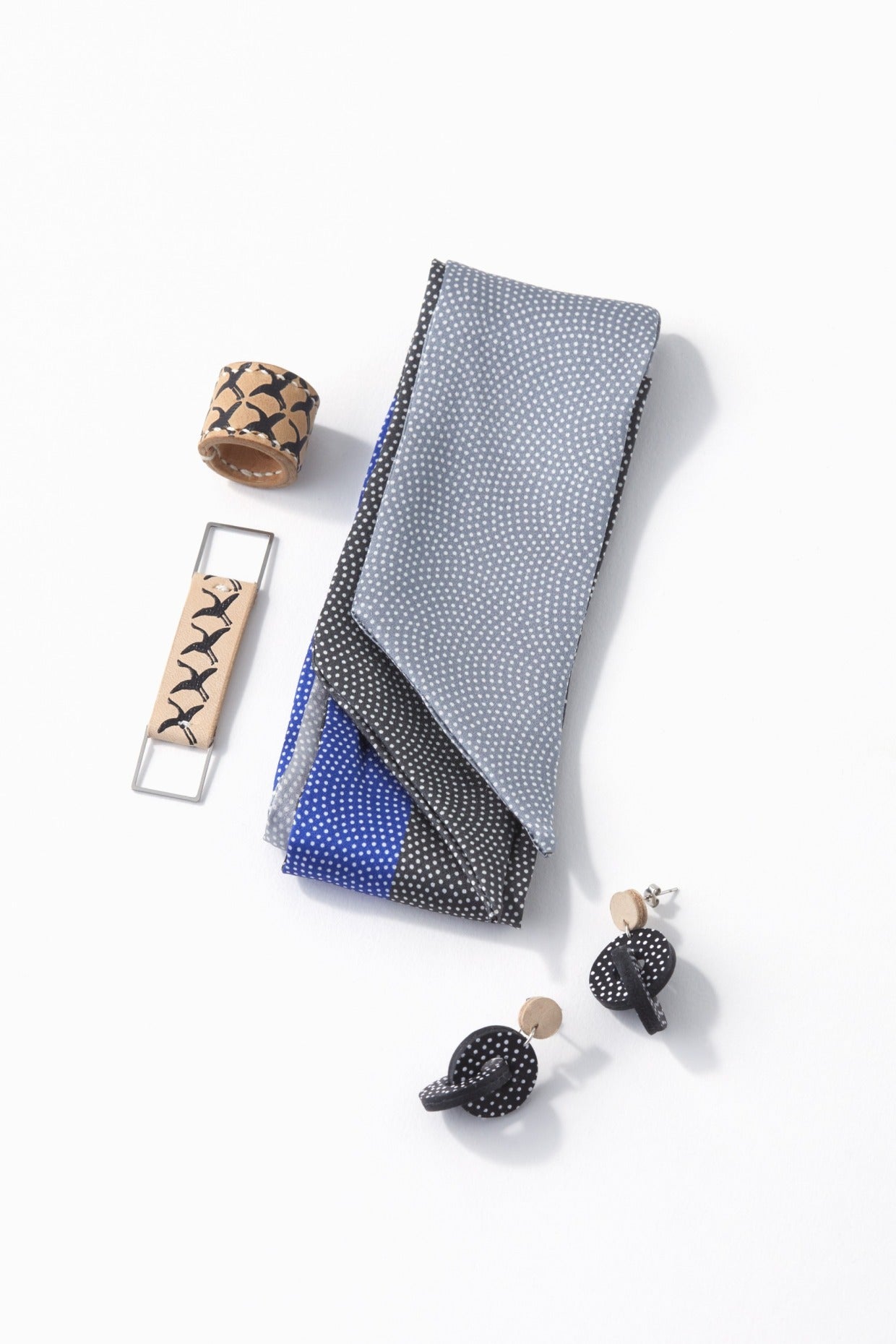 Tomita Sen Kogei: SARAKICHI – Komon Scarf (Sharkskin)