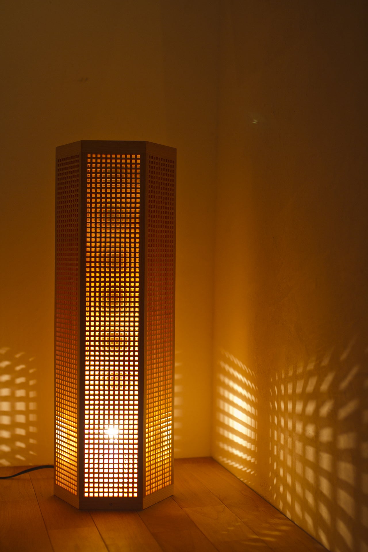 Kinoakari: Floor Lamp – Lantern Medium LAN-60