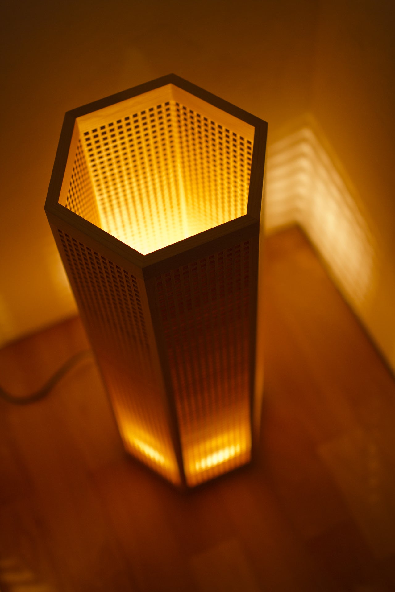 Kinoakari: Floor Lamp – Lantern Medium LAN-60