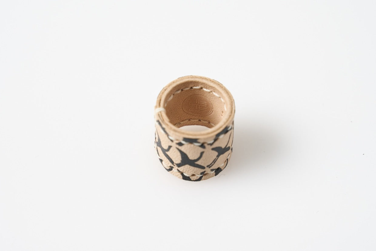Tomita Sen Kogei: Scarf Ring (Flying Cranes)