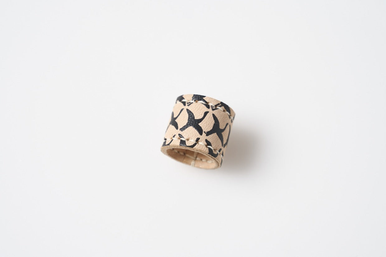 Tomita Sen Kogei: Scarf Ring (Flying Cranes)