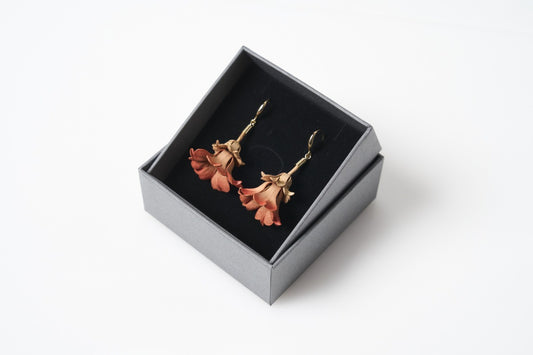 Tomita Sen Kogei: SARASA Flower Swing Earrings / Clip-On Earrings