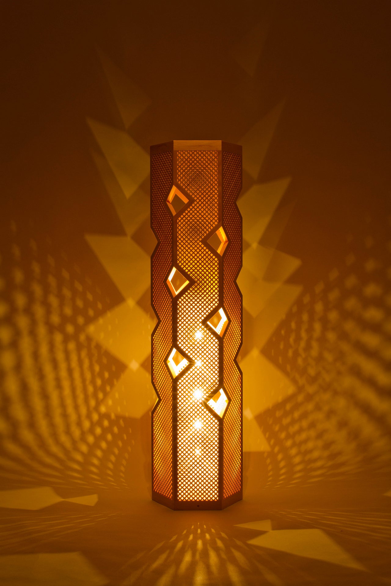 Kinoakari: Floor Lamp - Wave WEV-91